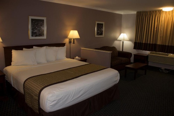 Days Inn by Wyndham Indio image 9